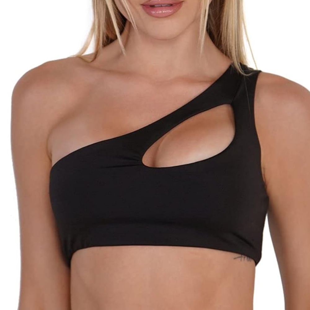 Demand Attention Cut-out Crop Top